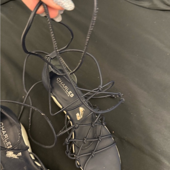 Charles David navy blue heels size 7.5 - Picture 2 of 4